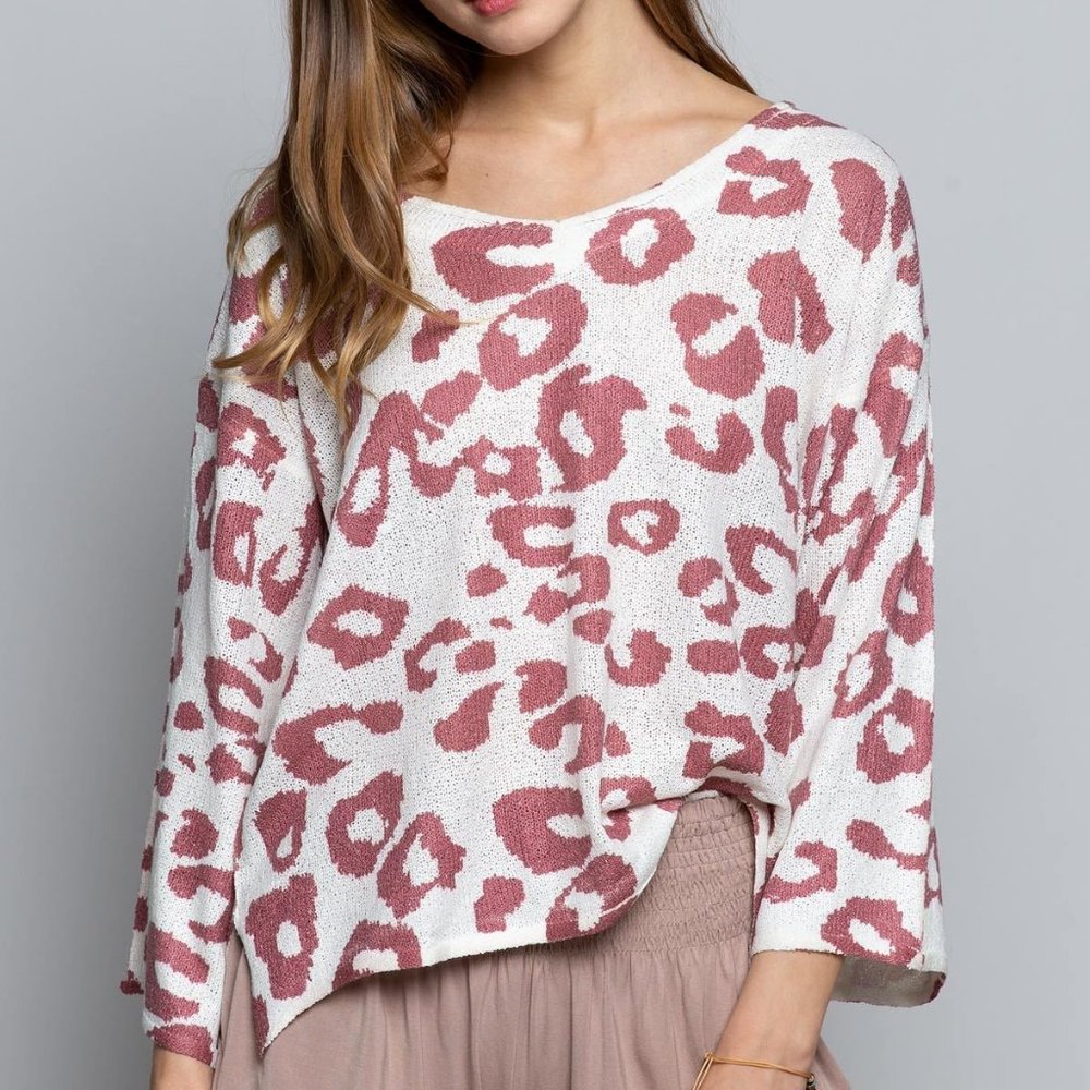 RESTOCKED! 👄 POL RASPBERRY LEOPARD SWEATER TOP - Picture 3 of 6